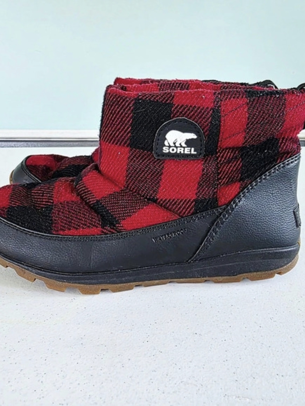 Sorel Whitney Short Lace Plaid Winter Boots in Black & Red Women's US 9
